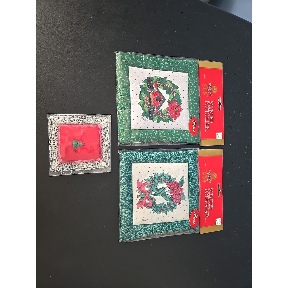 Holiday Time Christmas‎ Pine Scented Potholders Set